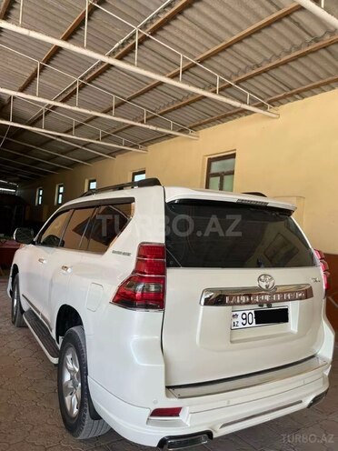 Toyota Land Cruiser Prado-4