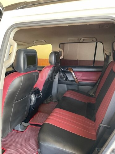 Toyota Land Cruiser Prado-13