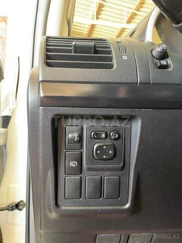 Toyota Land Cruiser Prado-8