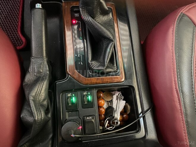 Toyota Land Cruiser Prado-11