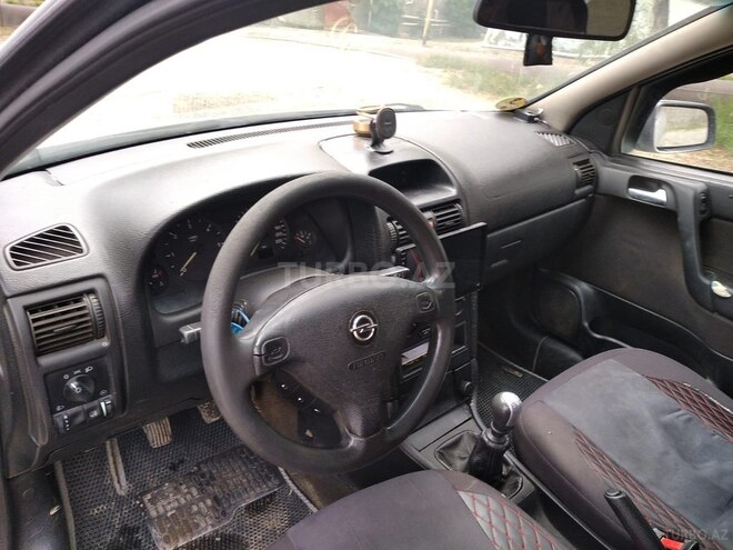 Opel Astra-11