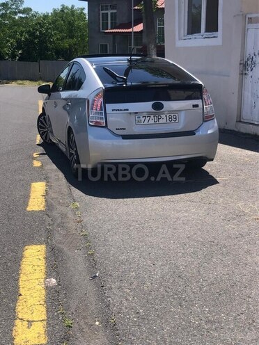 Toyota Prius-13