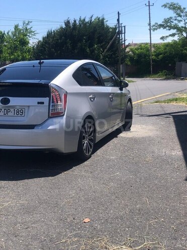 Toyota Prius-16