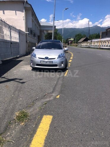 Toyota Prius-14