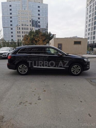 Audi Q7-3