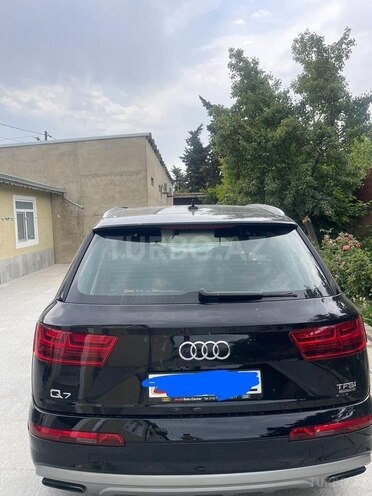 Audi Q7-2