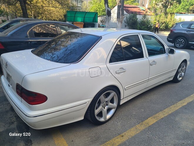 Mercedes E 240-2