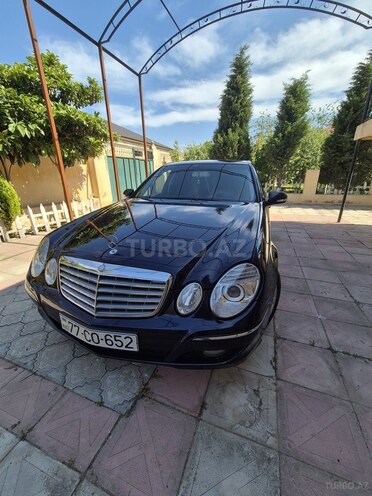 Mercedes E 220-2