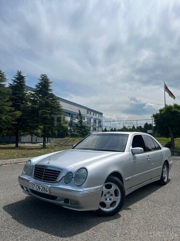 Mercedes E 220-2