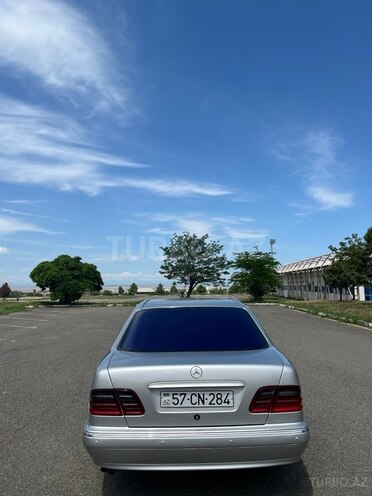Mercedes E 220-6