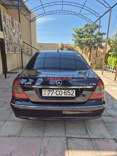 Mercedes E 220-5