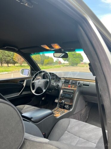 Mercedes E 220-14