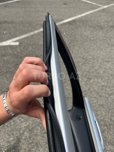 Mercedes E 220-17