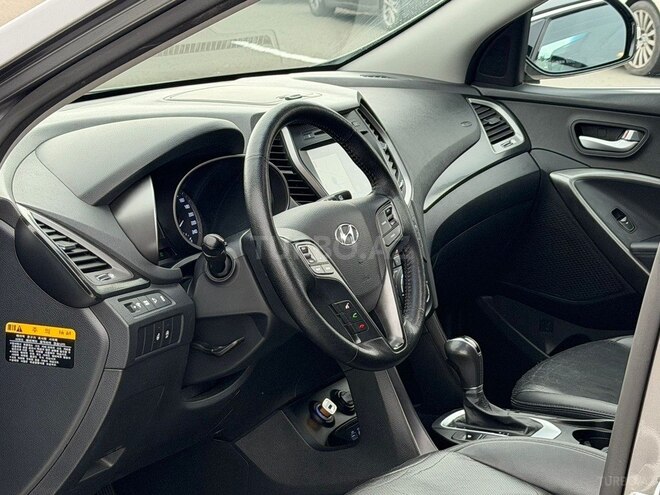 Hyundai Santa Fe-12