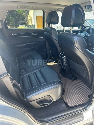 Kia Sorento-18