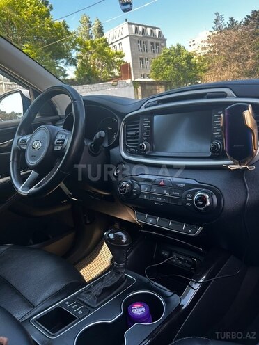Kia Sorento-12