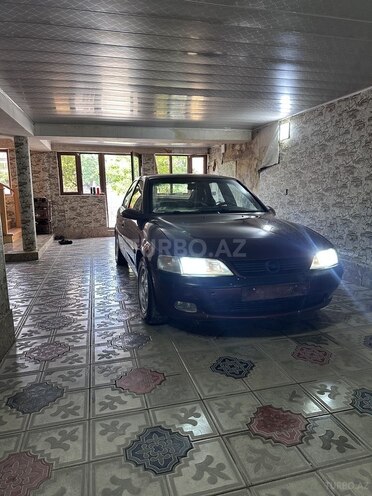 Opel Vectra-3