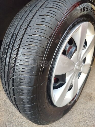 Kia Rio-14