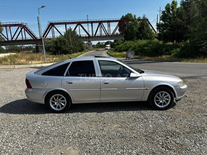 Opel Vectra-10