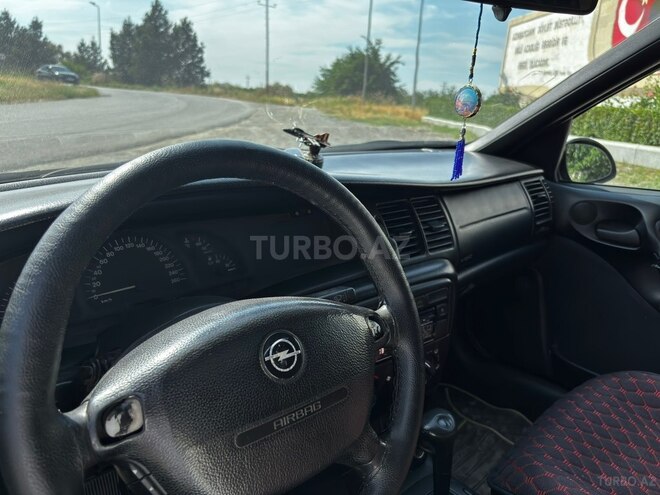 Opel Vectra-8