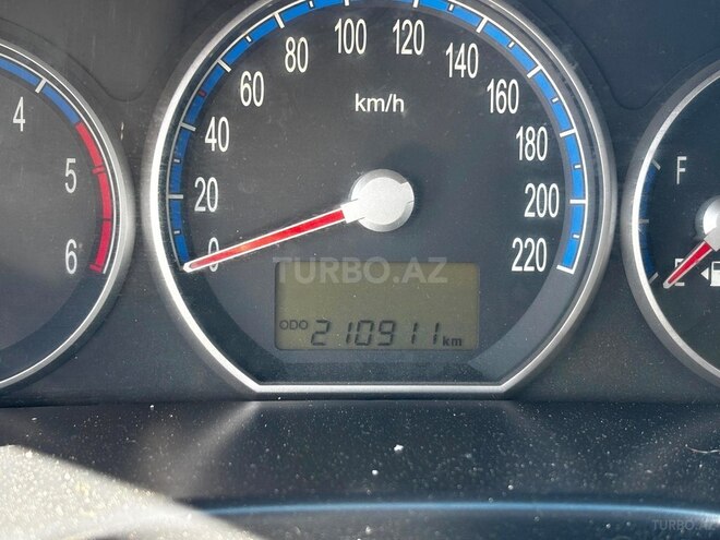 Hyundai Santa Fe-13