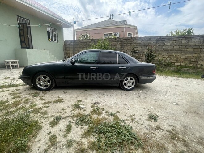 Mercedes E 290-3