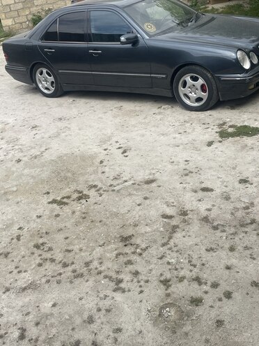 Mercedes E 290-6