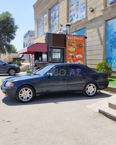 Mercedes C 220-21