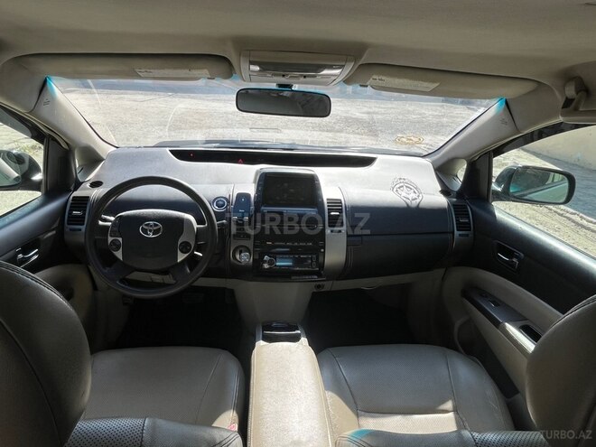 Toyota Prius-11
