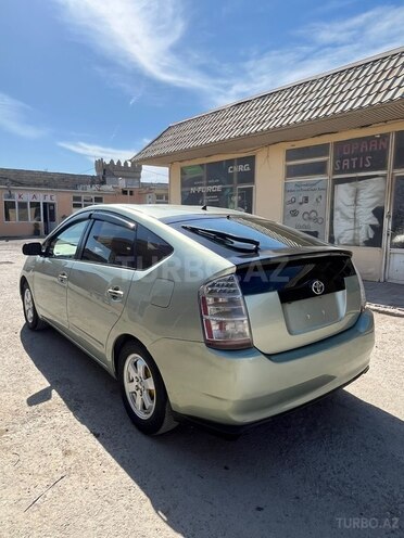 Toyota Prius-7