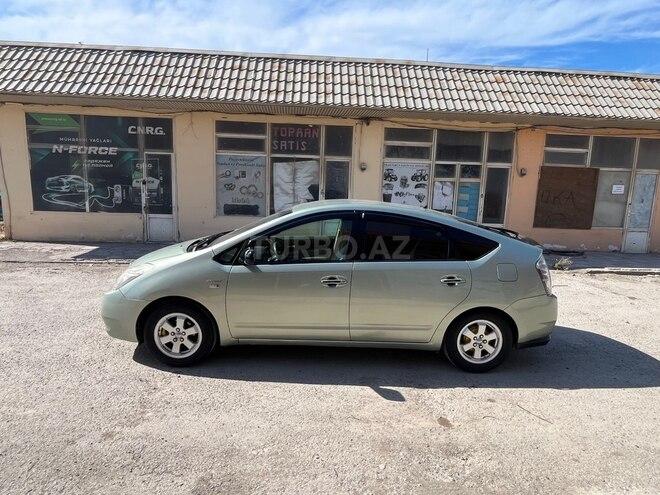 Toyota Prius-5