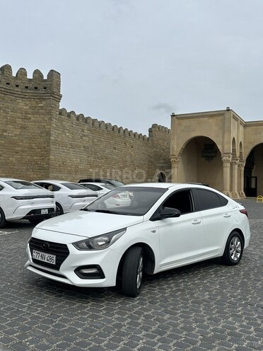 Hyundai Accent-2