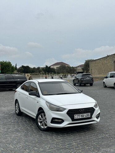 Hyundai Accent-1