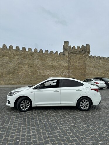 Hyundai Accent-3