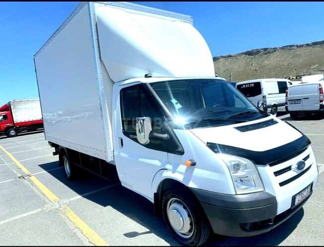 Ford Transit-5