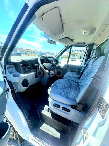 Ford Transit-3