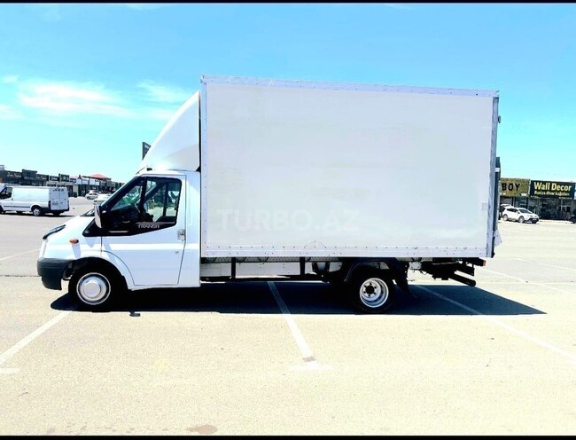 Ford Transit-6