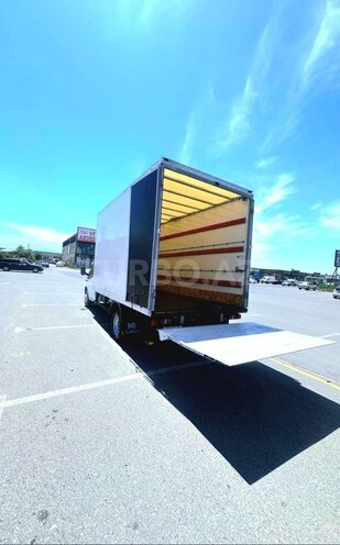 Ford Transit-8