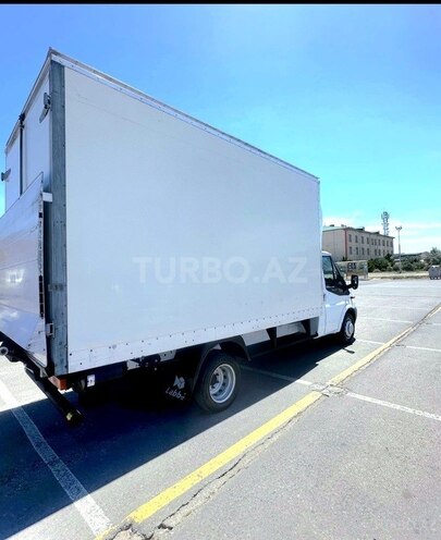 Ford Transit-7
