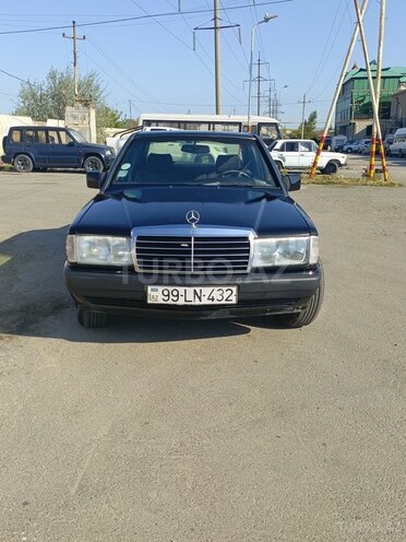 Mercedes 190-1