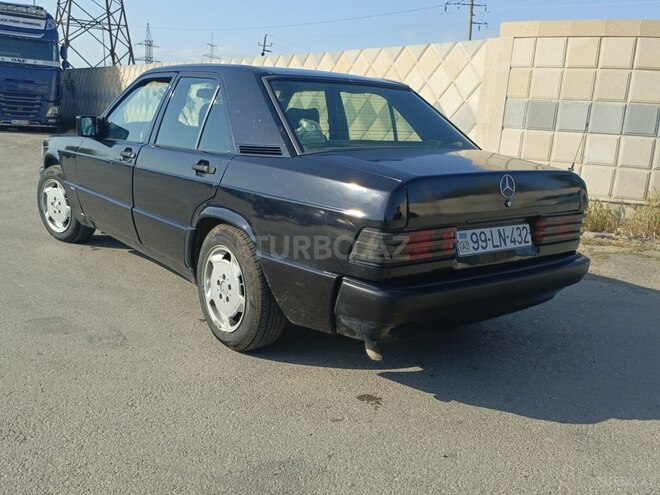 Mercedes 190-2