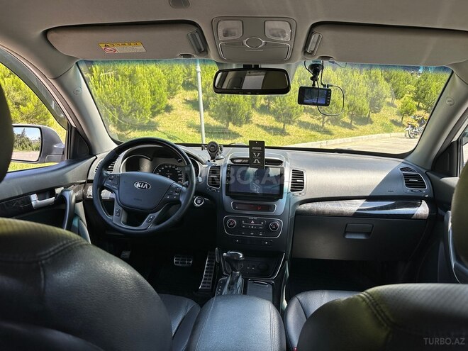 Kia Sorento-12