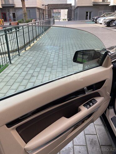 Mercedes E 200-11