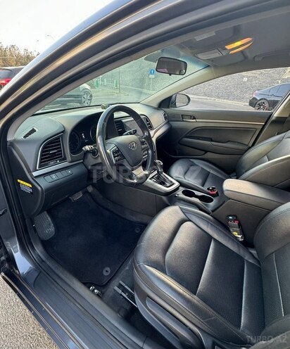 Hyundai Avante-10