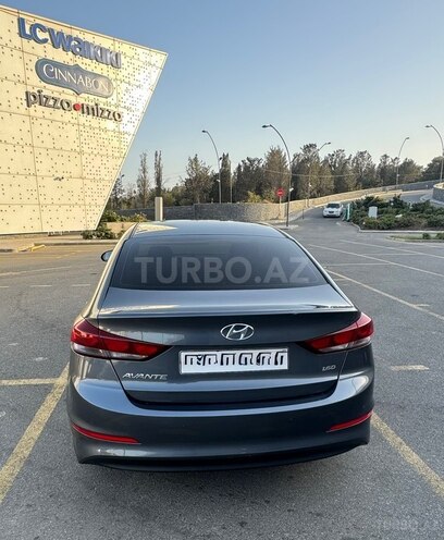 Hyundai Avante-4