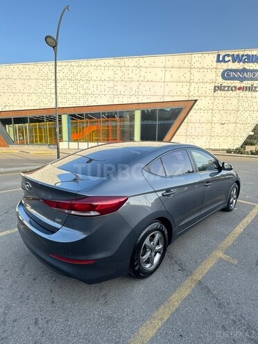 Hyundai Avante-5