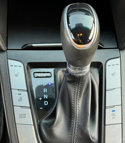 Hyundai Avante-13