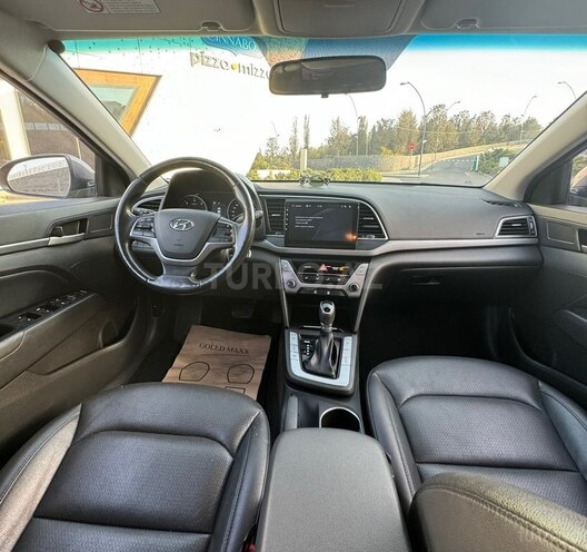 Hyundai Avante-12