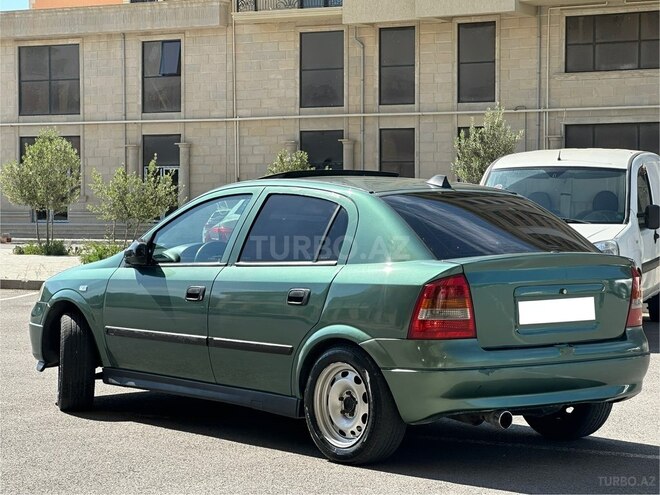 Opel Astra-11