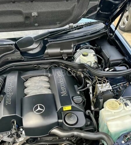 Mercedes E 240-10